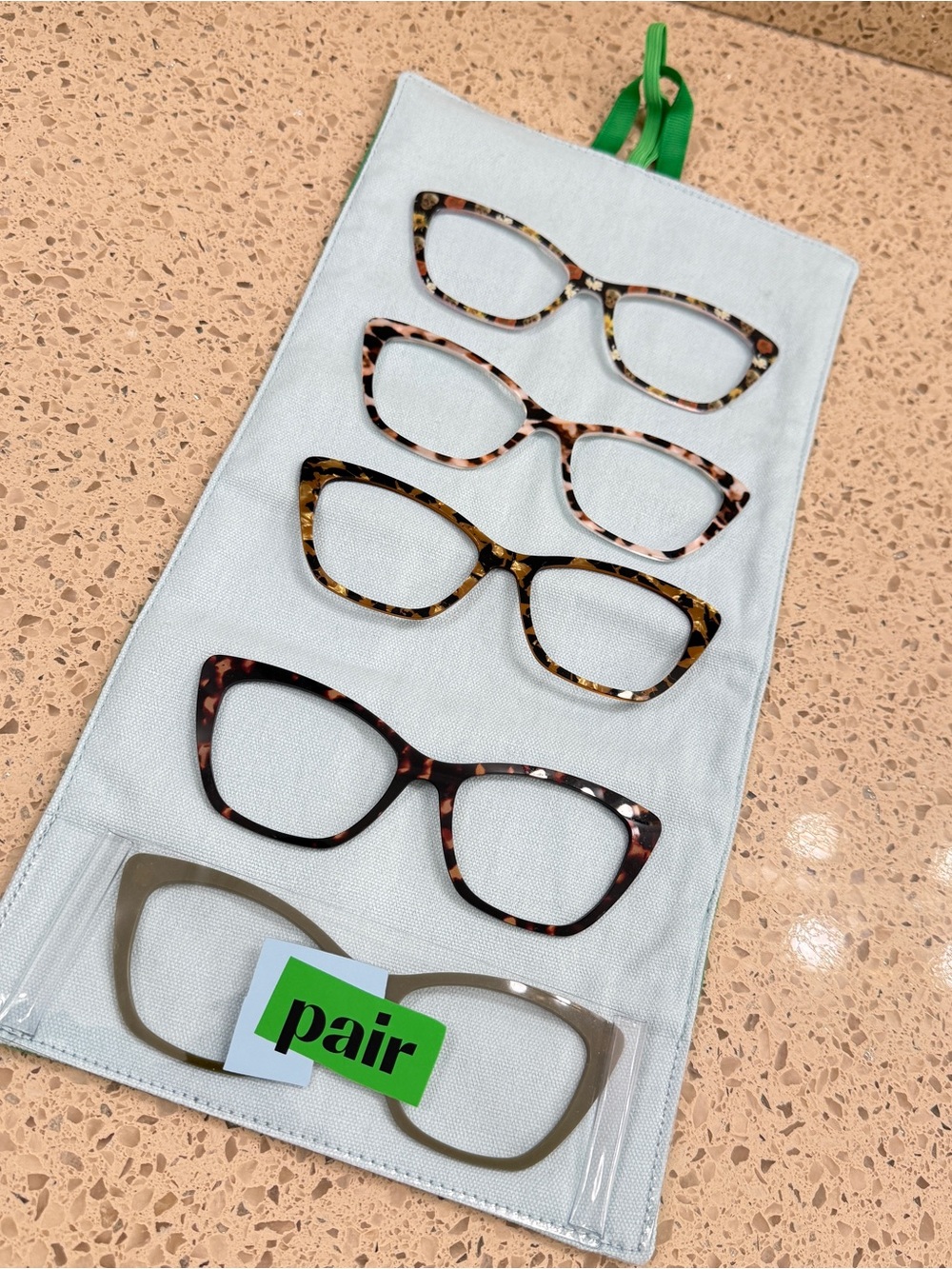Pair Eyewear Wall Hanger for Top Frames